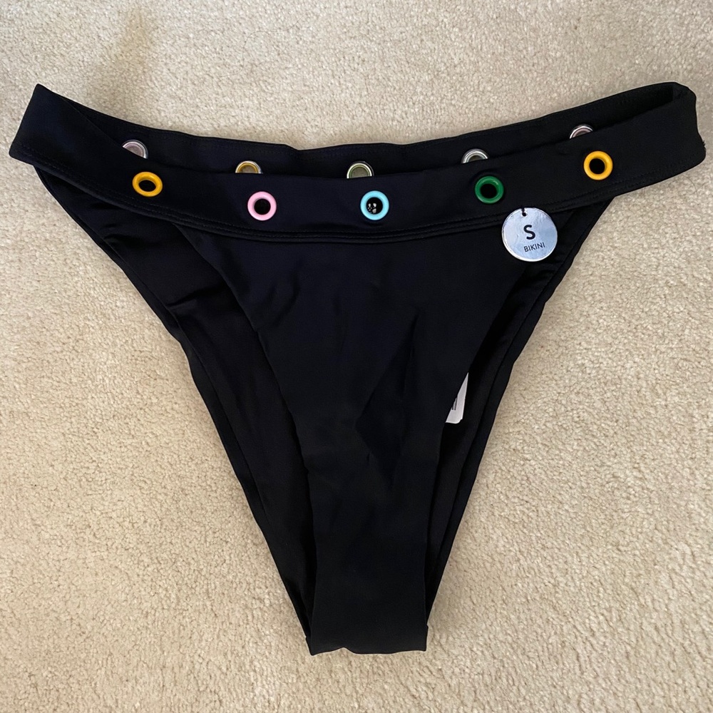 Forever 21 Cheeky Bikini Bottom NEVER WORN!